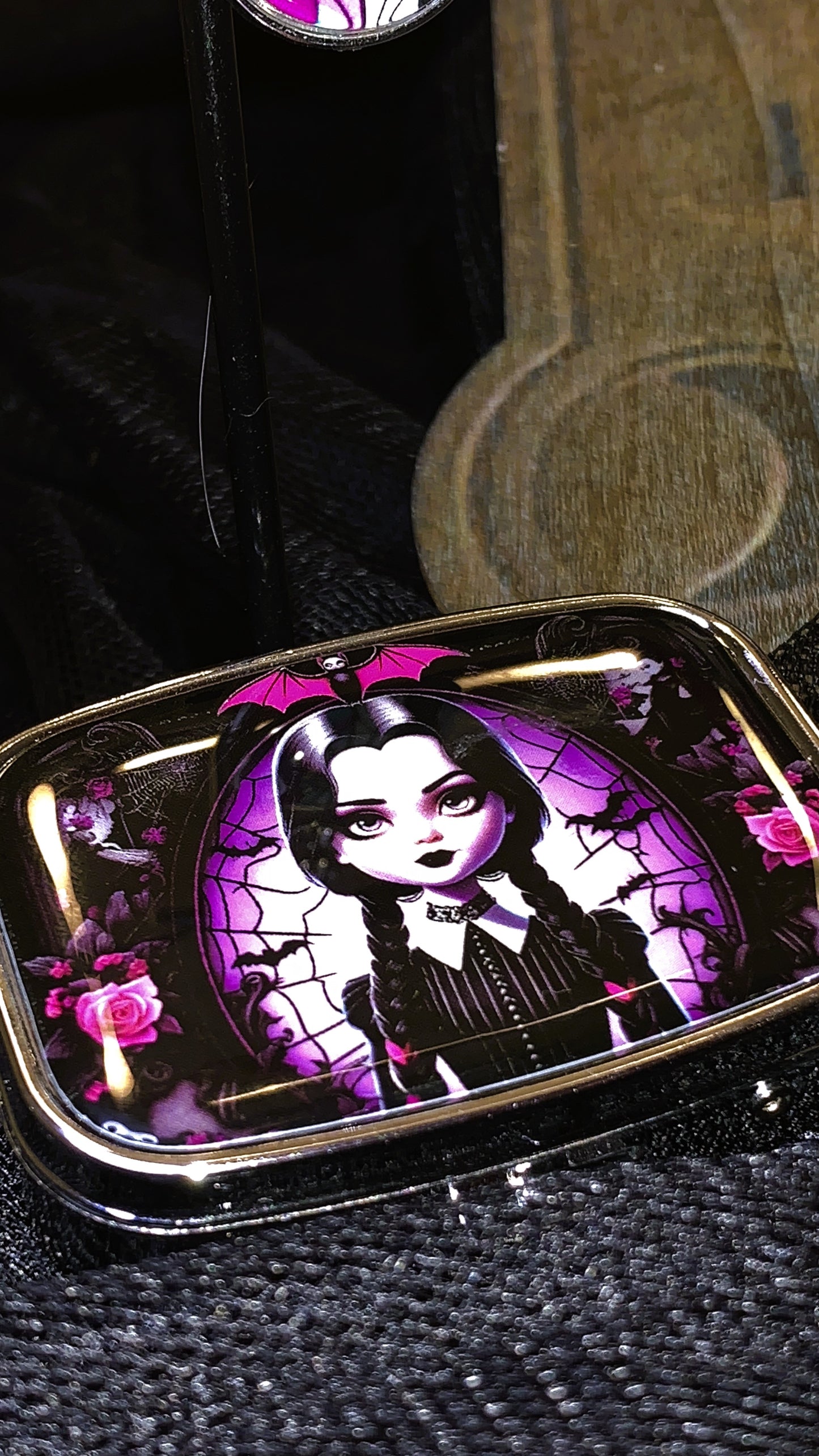 🖤 Pastillero “Wednesday Mirror Box” | Gothic Pill Case con Espejo Interno ✝️ | Edición Limitada 1:1