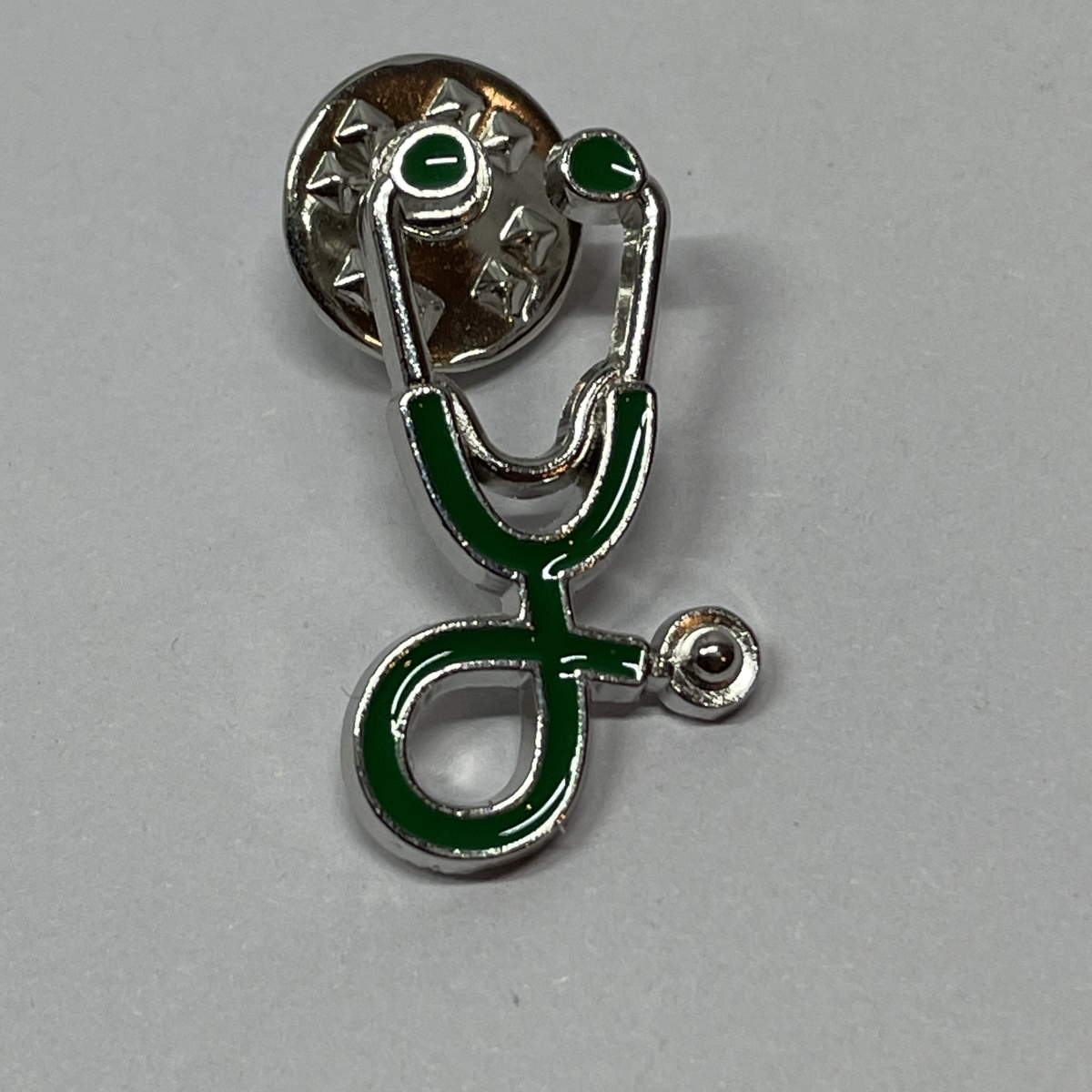 Pin Estetoscopio verde oscuro plateado de MedPins