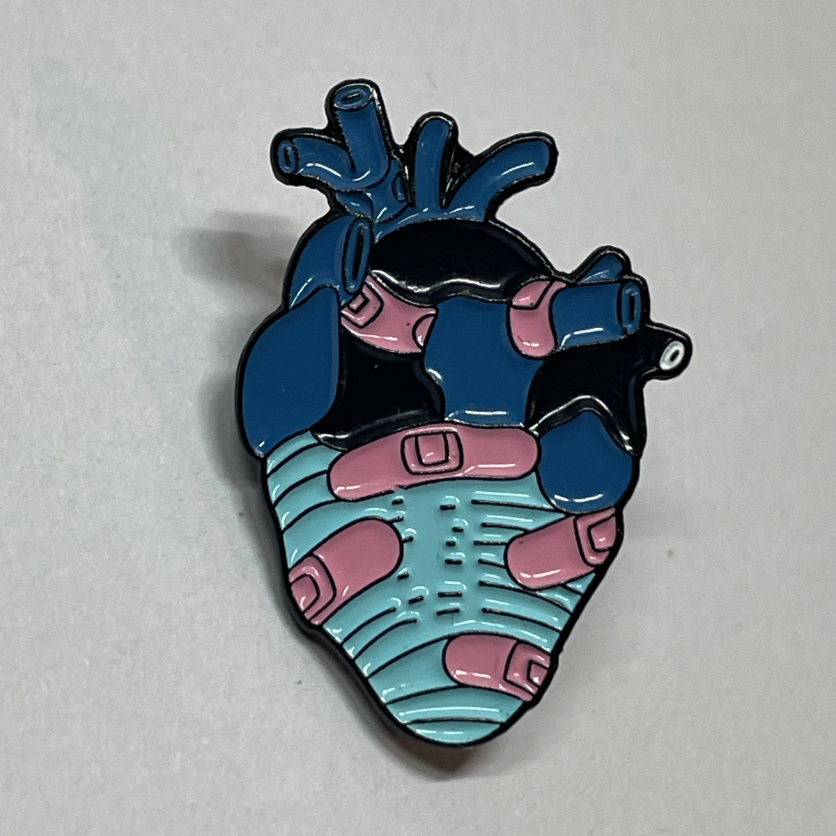 Pin Corazón Anatómico Azul de MedPins