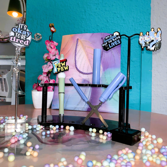 Grey’s Anatomy Pflege Set Limitierte Edition 1:1 | Ausweishalter, Pins, Schere & Stift – MedPins