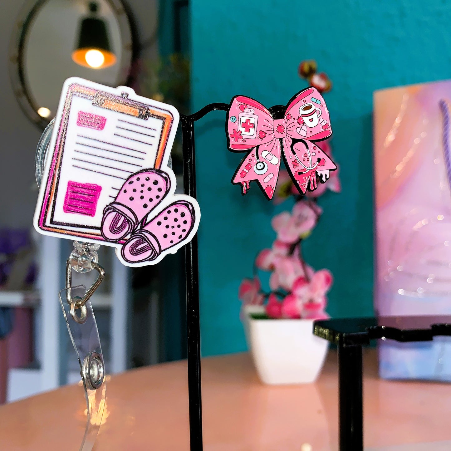 Pack Enfermería “Pink Care™” Edición Limitada 1:1 | Accesorios Nurse Aesthetic MedPins